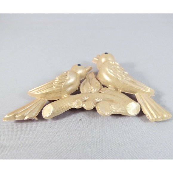 Vintage 1940 Celluloid tan figural 2 Birds on a branch with fire flame Brooch - Picture 2 of 9